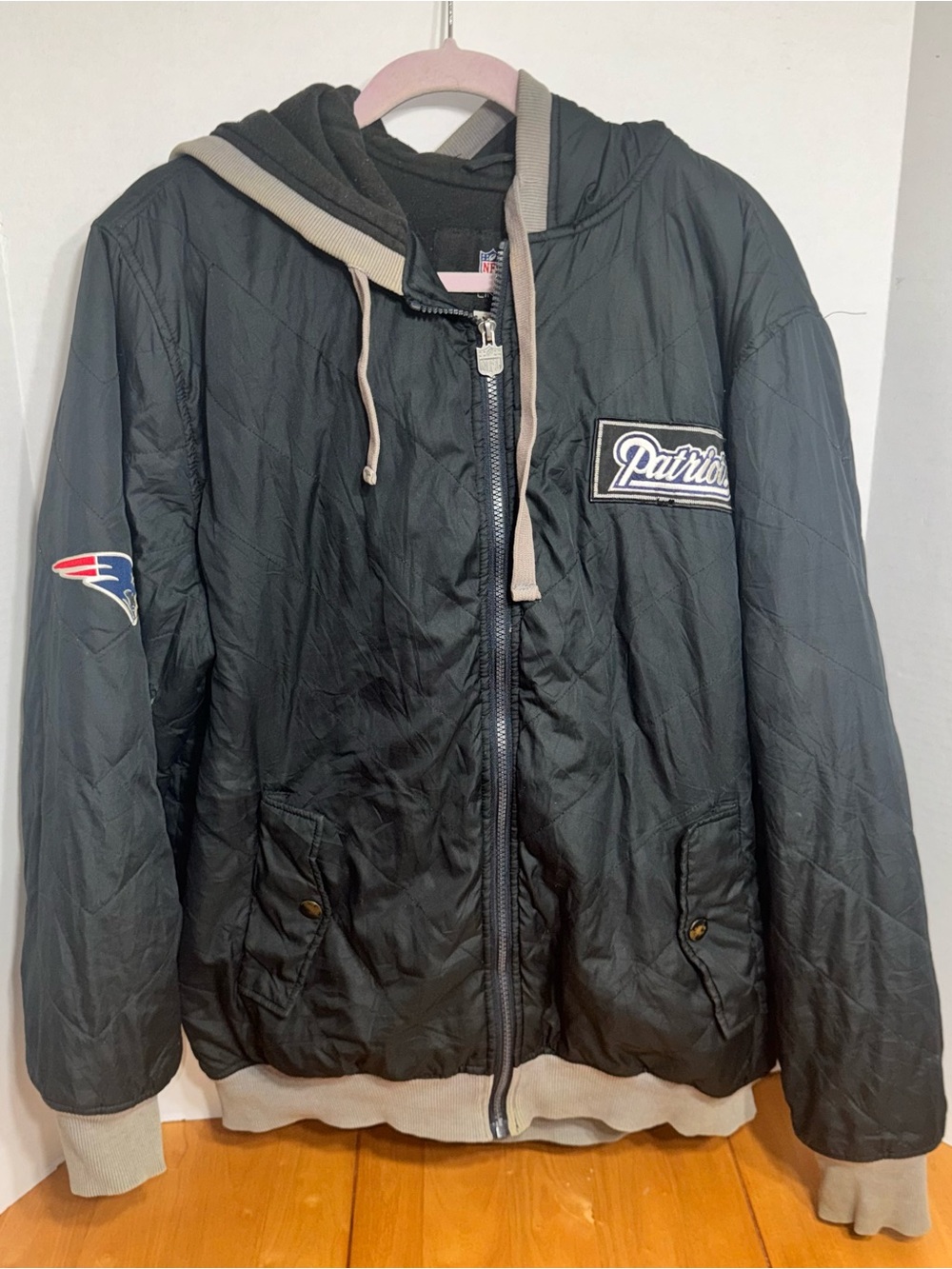 Vintage New England Patriots NFL Pro Line Quilted Puffer Jacket Hoodie Men's
